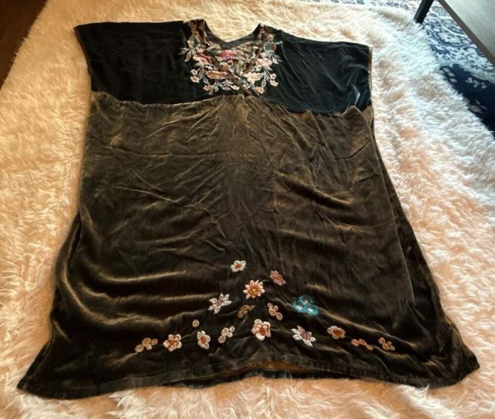 Johnny‎ Was Embroidered Velvet Tunic Top